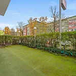 Neues Zentrales Apartment,10 Betten,Vollmoebliert, Wifi