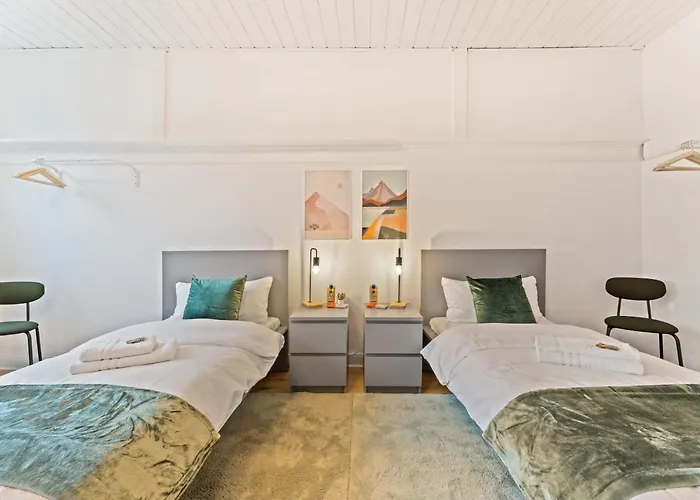 Neues Zentrales Apartment,10 Betten,Vollmoebliert, Wifi