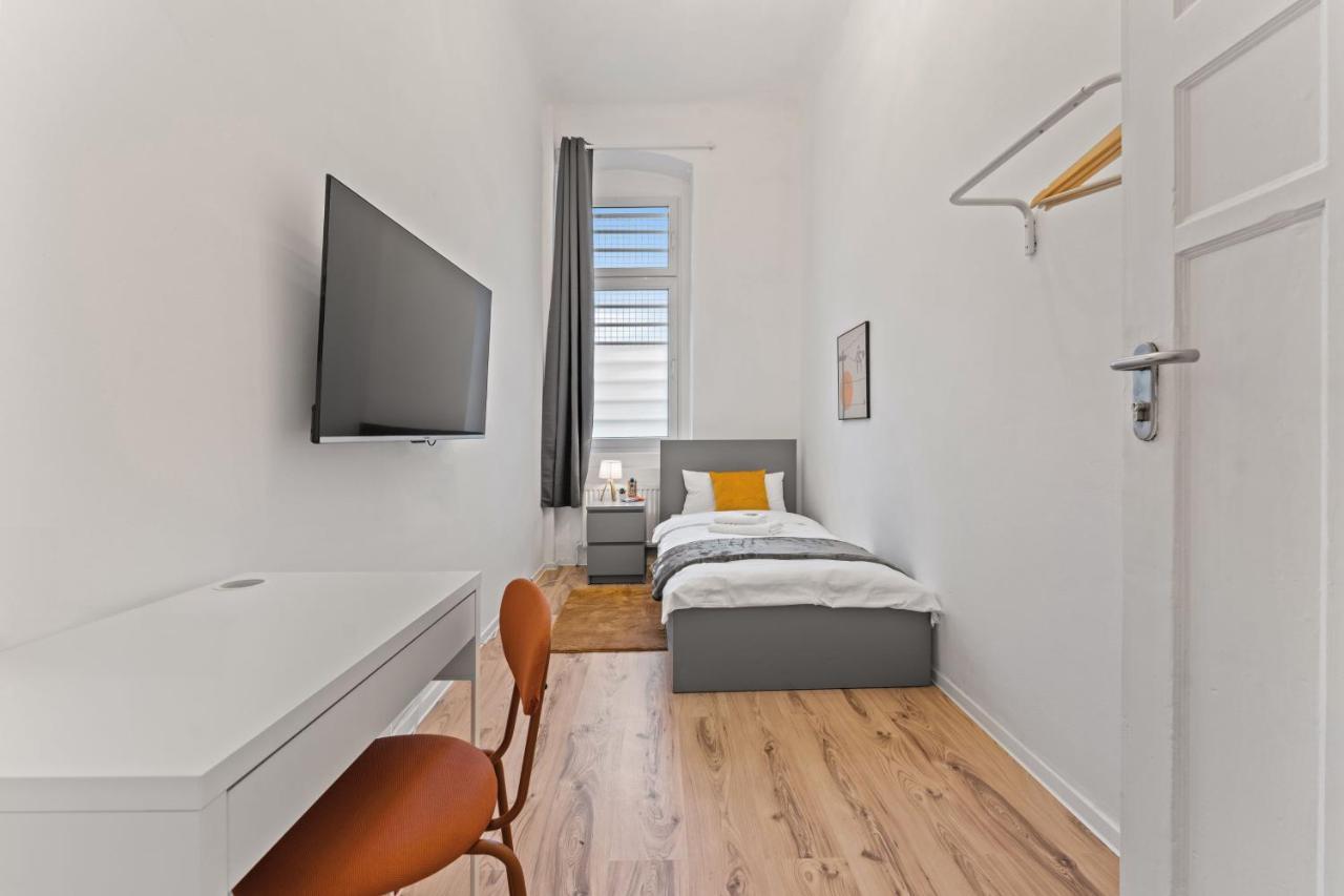 Neues Zentrales Apartment,10 Betten,vollmoebliert, Wifi *