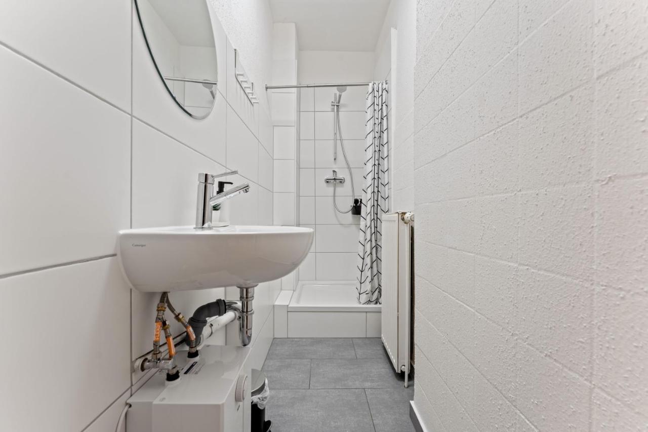 Neues Zentrales Apartment,10 Betten,vollmoebliert, Wifi Appartamento Berlino