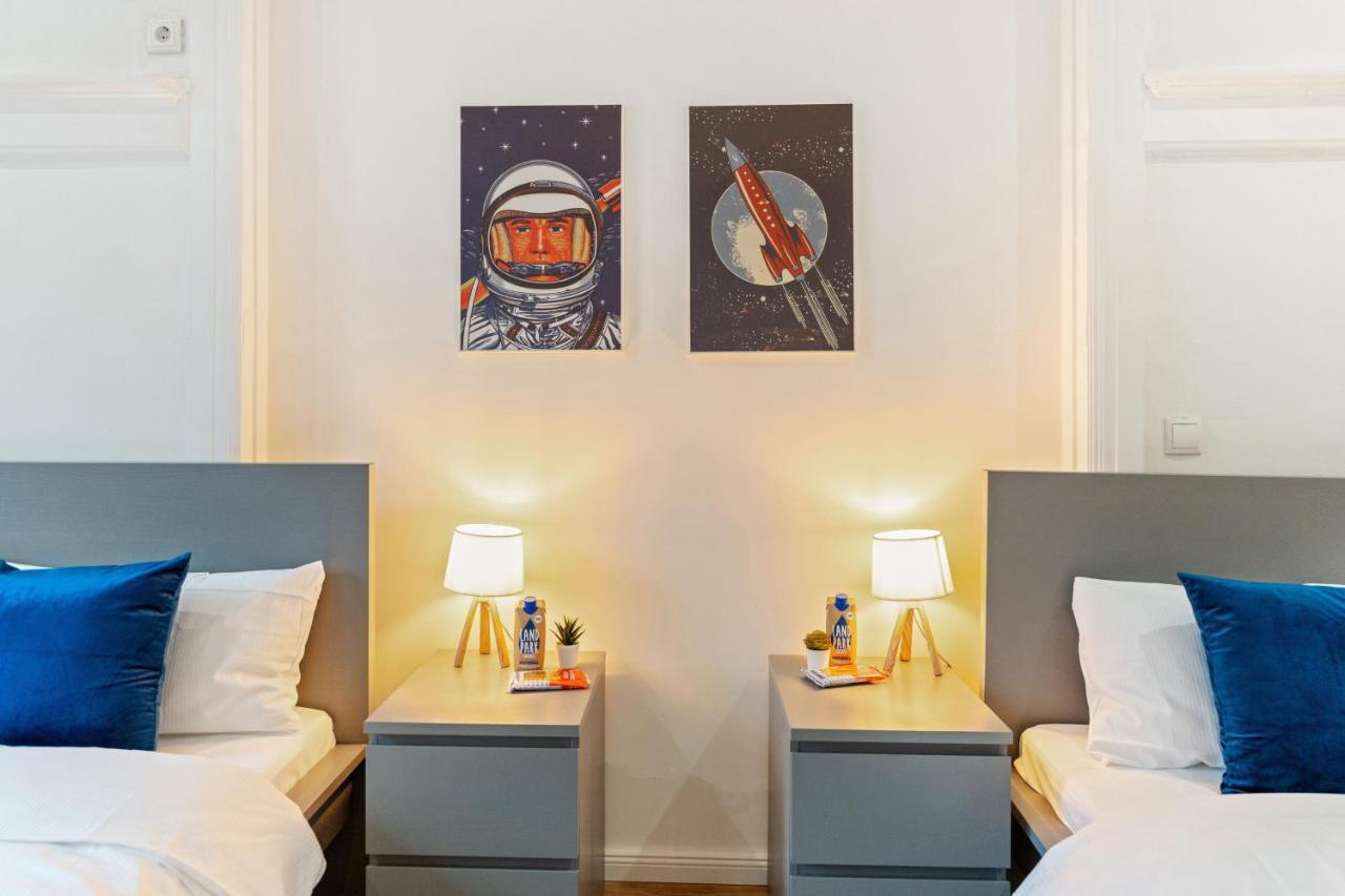 Appartamento Neues Zentrales Apartment,10 Betten,vollmoebliert, Wifi